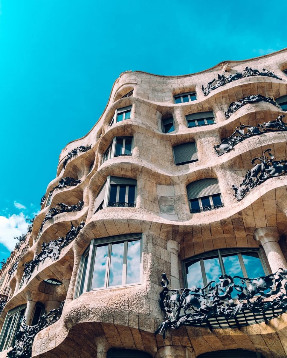 Paint By Numbers | Barcelona - Beige And Gray Concrete Building