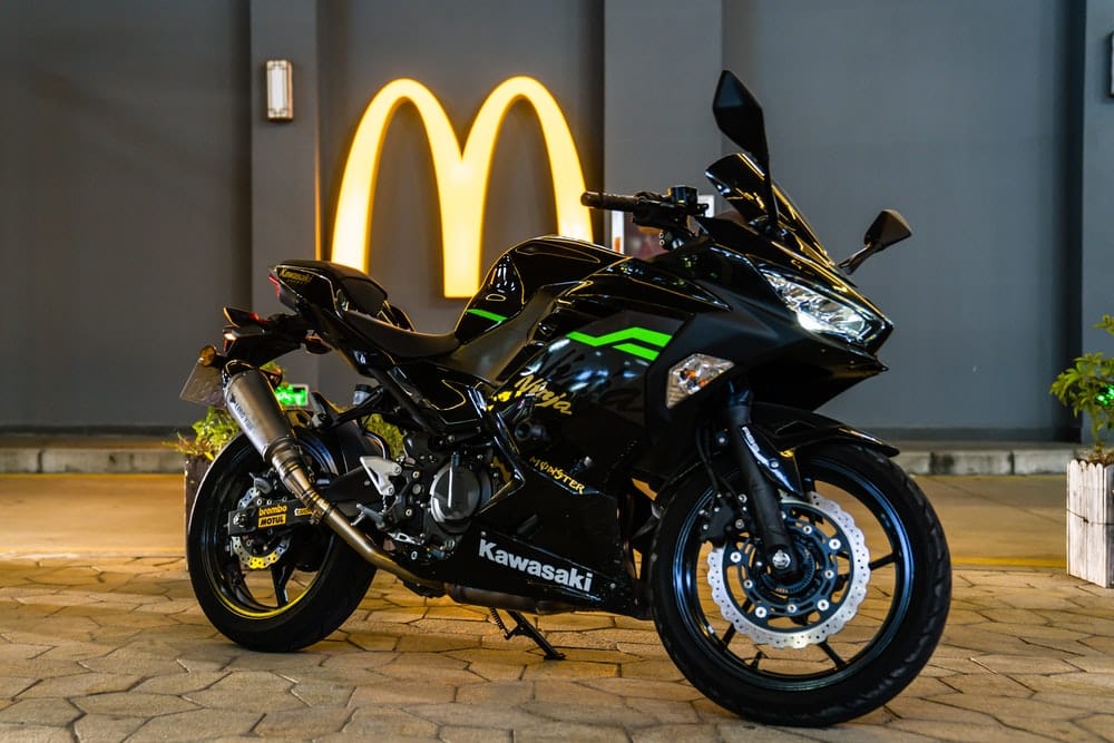 Paint By Numbers | Wenzhou - Black And Green Sports Bike