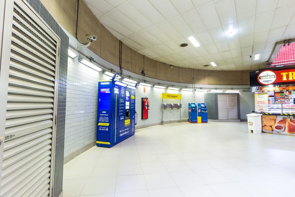 Paint By Numbers | São Paulo - Blue And Yellow Door On White Tiled Floor