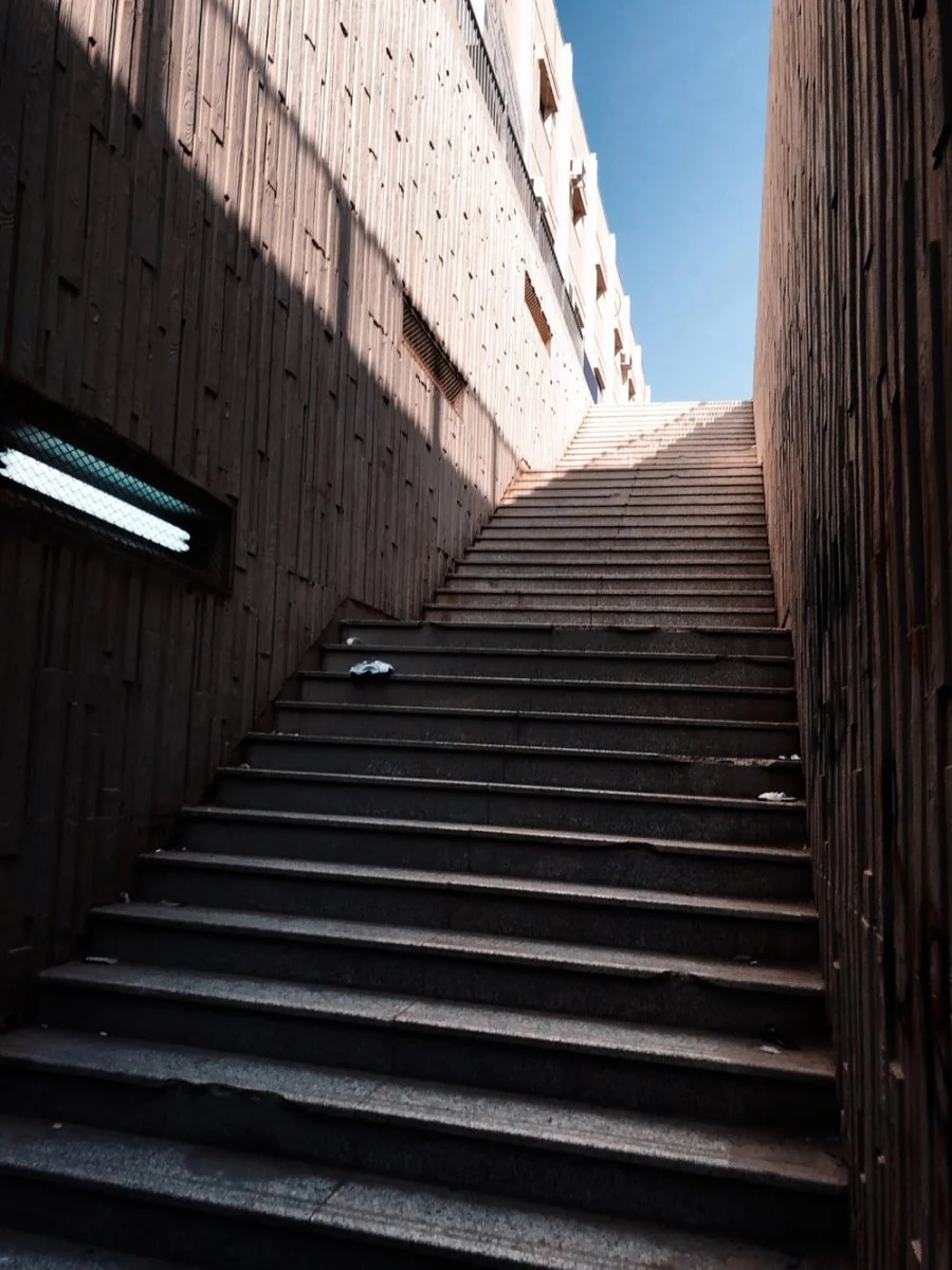 Paint By Numbers | Riyadh - Brown Concrete Stairs During Daytime