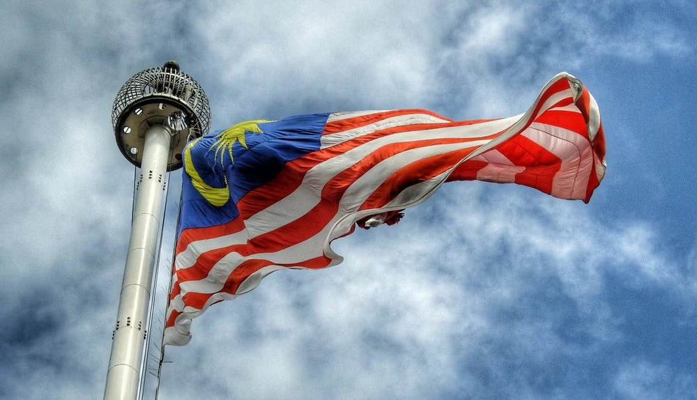 Paint By Numbers | Kuala Lumpur - Low Angle Photography Of Waving Flag Of Malaysia During Daytime