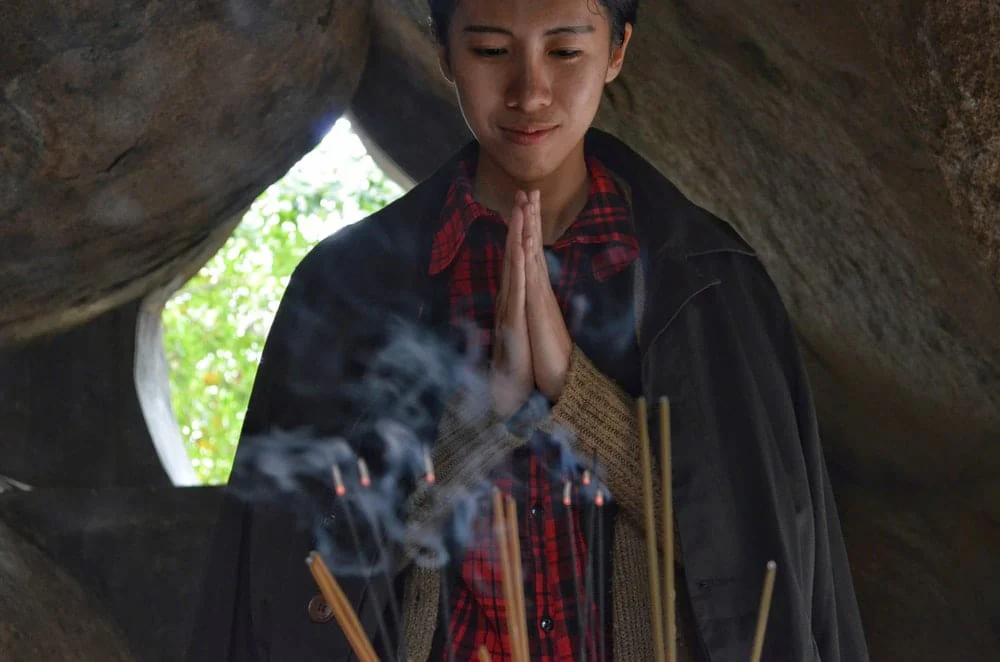 Paint By Numbers | Shantou - Person Praying In Cave