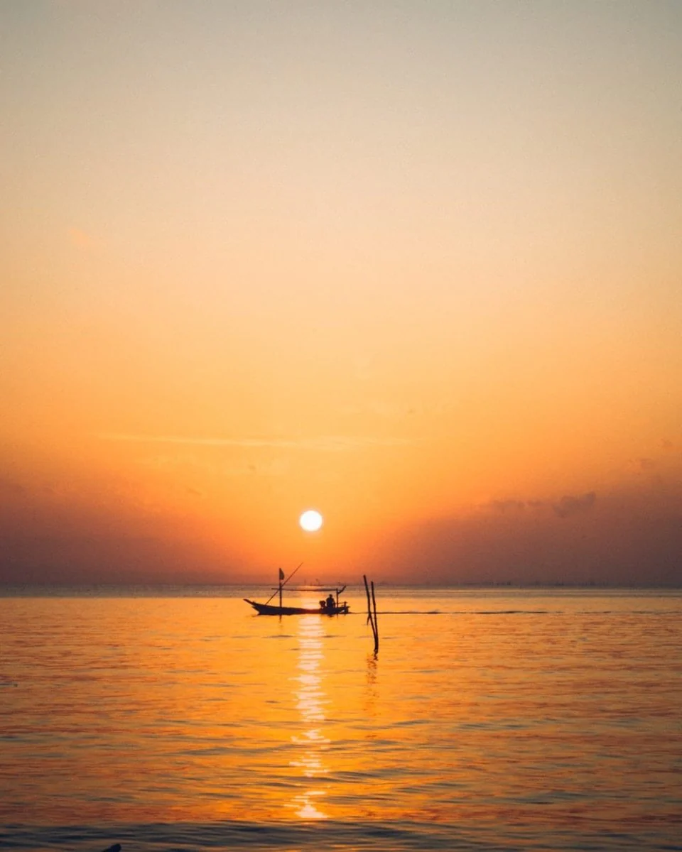 Paint By Numbers | Surabaya - Silhouette Of Boat On Sea During Sunset