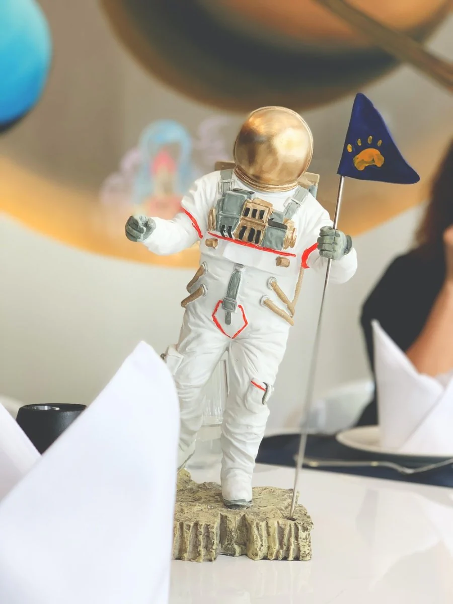 Paint By Numbers | Chaoyang - Standing Astronaut Figurine