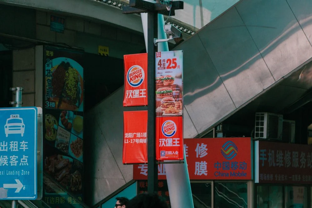 Paint By Numbers | Pudong - Text Signage On Gray Post