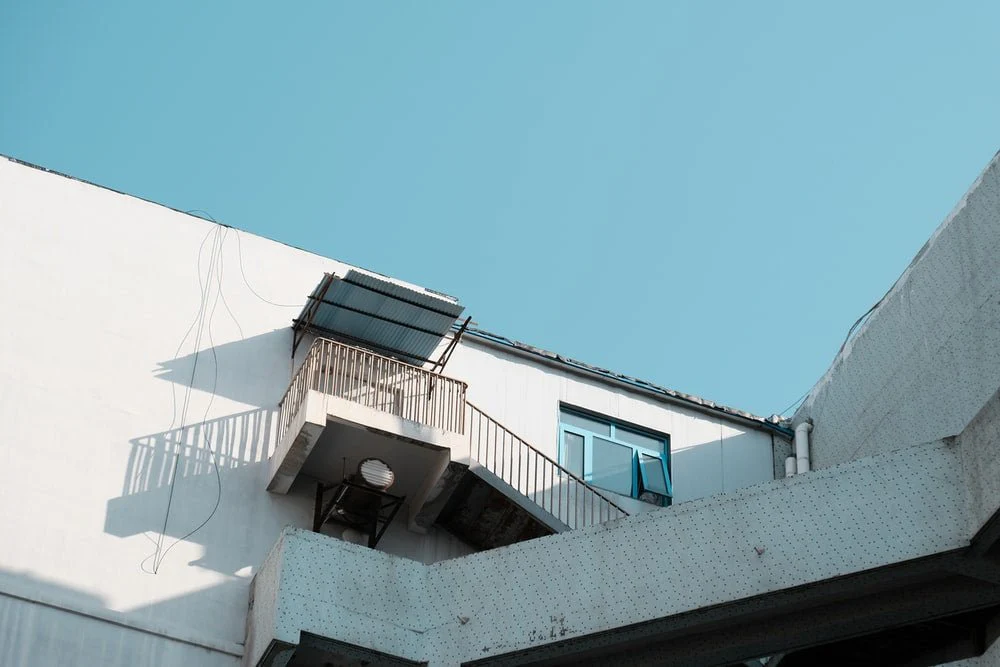 Paint By Numbers | Jinan - White Concrete Building Under Blue Sky During Daytime